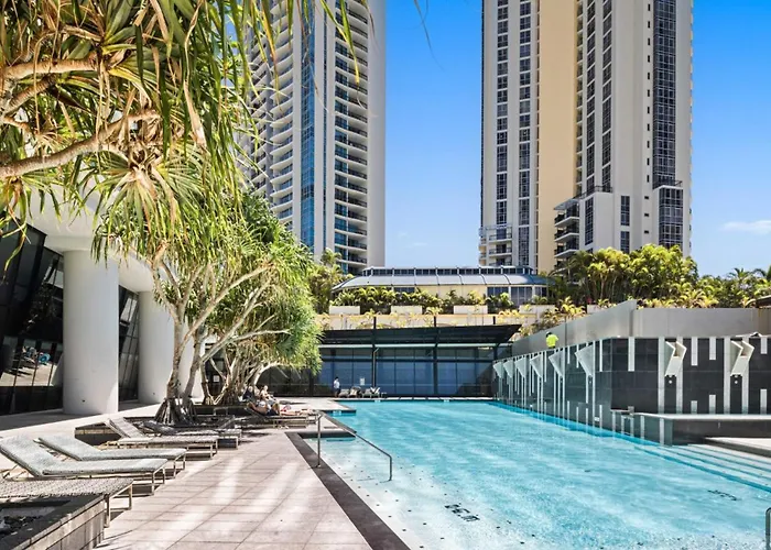 Circle On Cavill Surfers Paradise- 3 Bedroom Spa Apartment Gold Coast