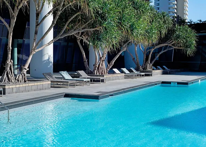 Circle On Cavill Surfers Paradise- 3 Bedroom Spa Apartment Gold Coast
