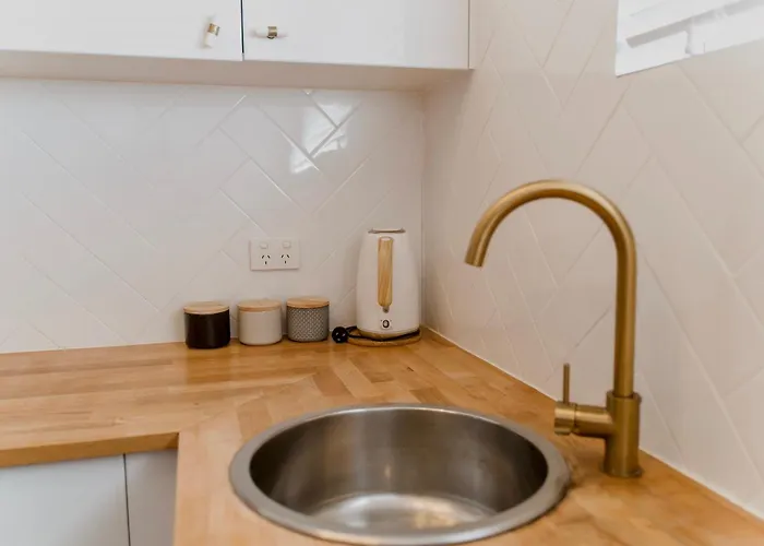 Sleeps 5 Heart Of Surfers Paradise Gold Coast