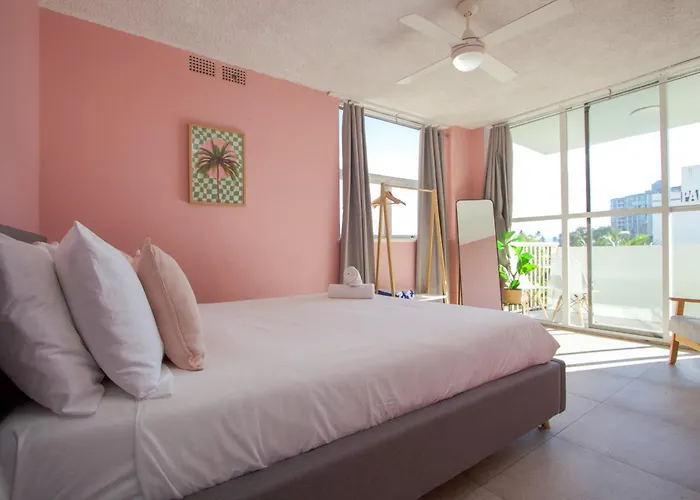 Sleeps 5 Heart Of Surfers Paradise Gold Coast