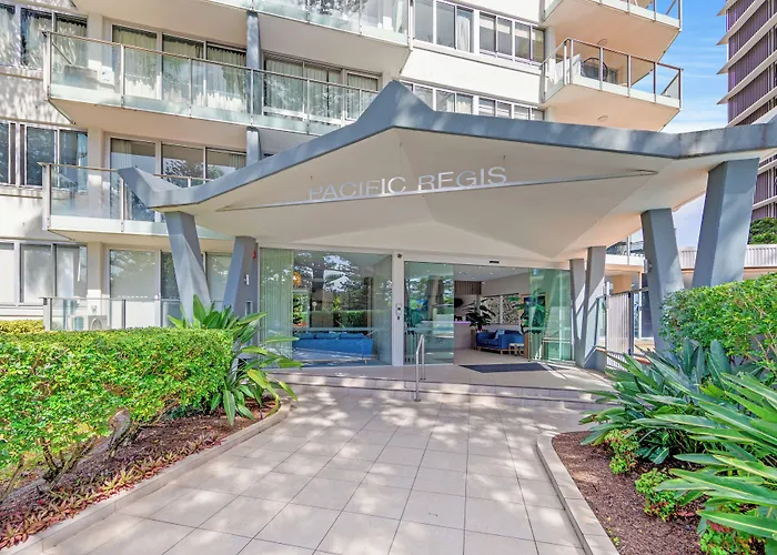 Pacific Regis Beachfront Holiday Apartments Gold Coast