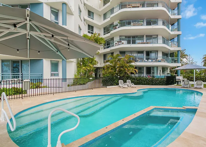 Oceanside Resort - Absolute Beachfront Apartments Gold Coast